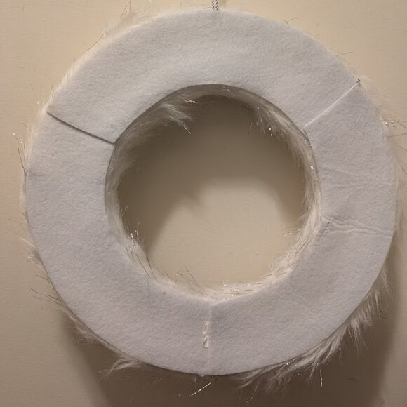 Faux WHITE FUR WREATH SILVER METALLIC ACCENTS - Picture 3 of 4